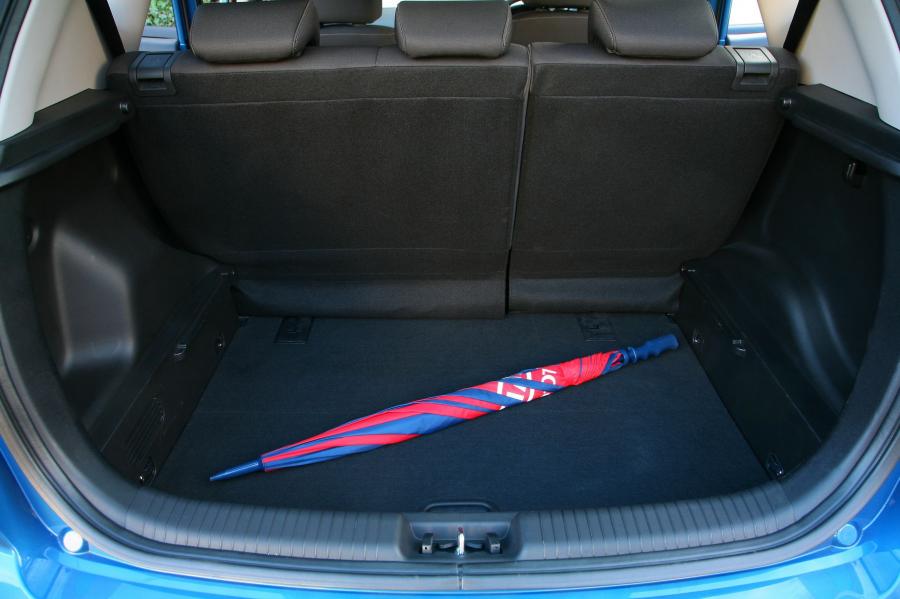  Kia Venga 2010 года  (фото 170 из 199)